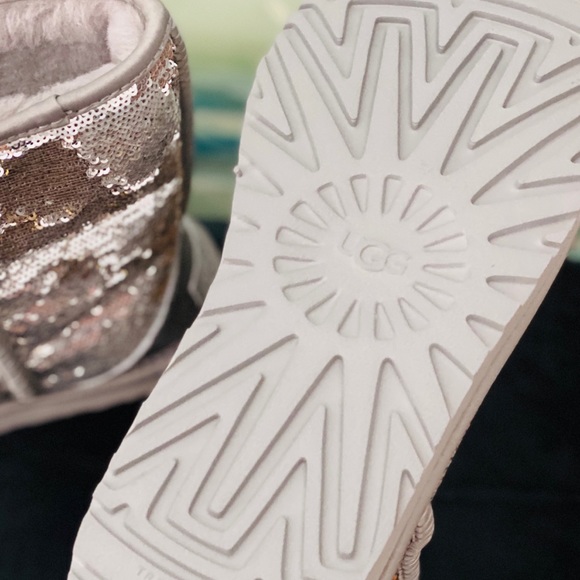 Uggs Classic Short Sequin Boots SOLD OUT - Picture 9 of 9